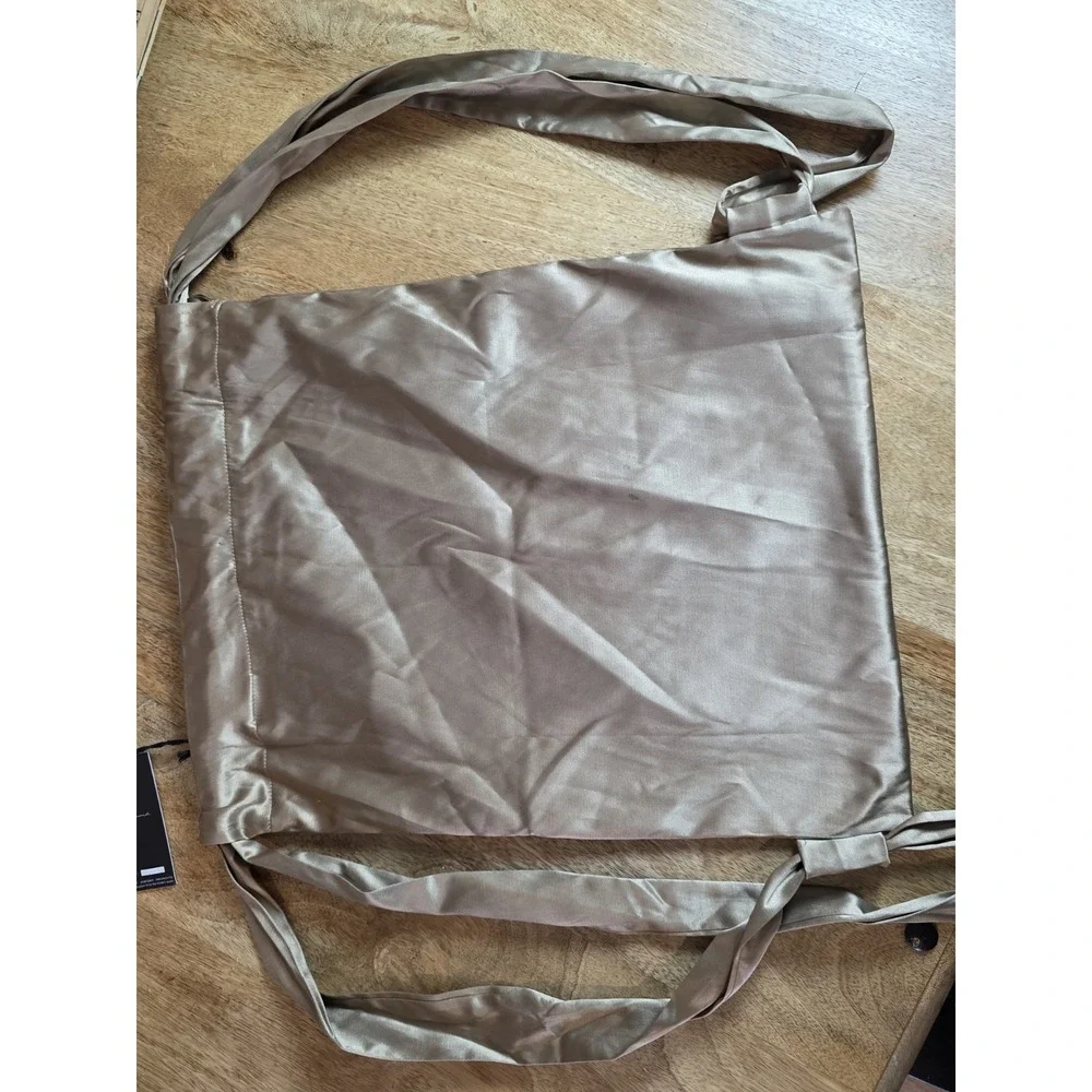 Reigns By Savannah Fellers Satin Backpack Drawstring Cinch Bag